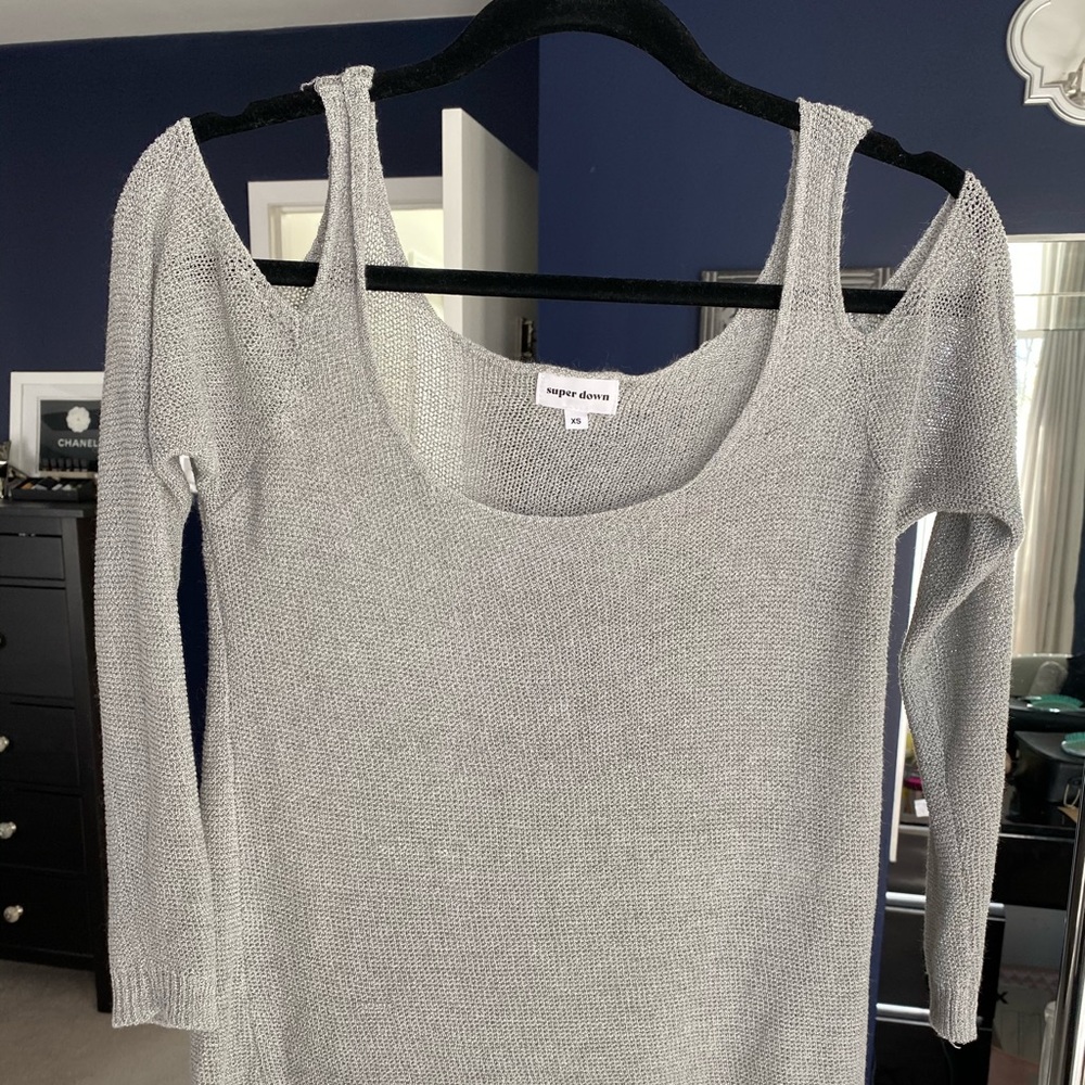 Superdown cold shoulder sweater - Picture 4 of 4